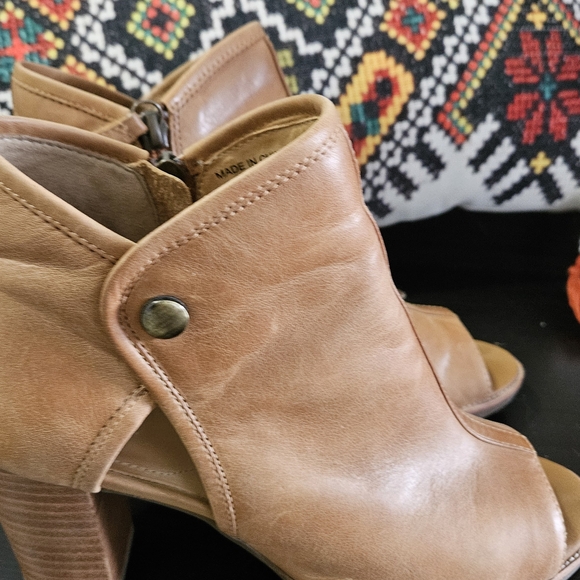 Geox Brown Chunky Heel Ankle Boots - Picture 4 of 10